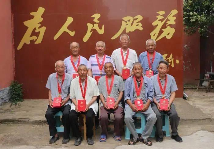社区安上智能健身器材 居民家门口就能锻炼